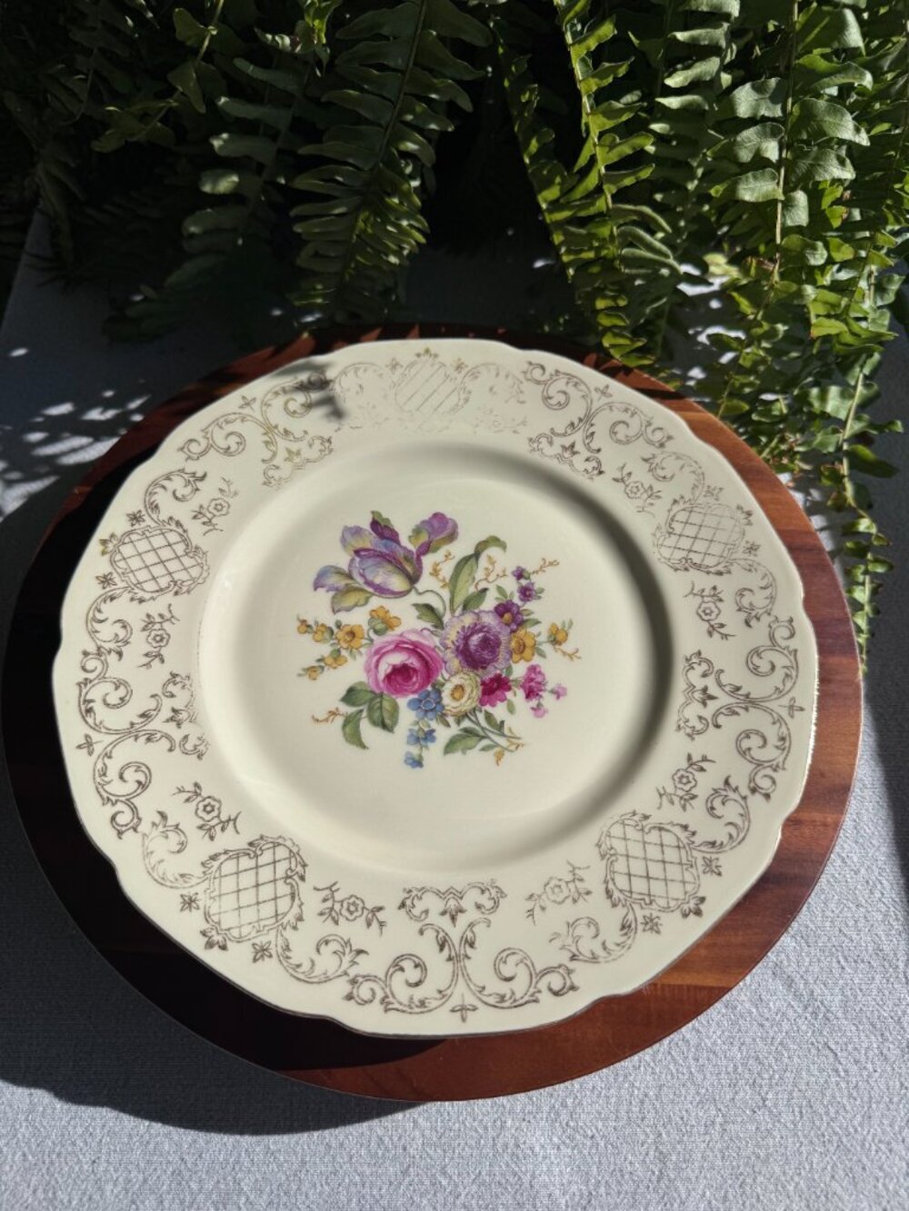 Heinrich Lady Louise Dinner Plate – Gold Scroll Floral Porcelain